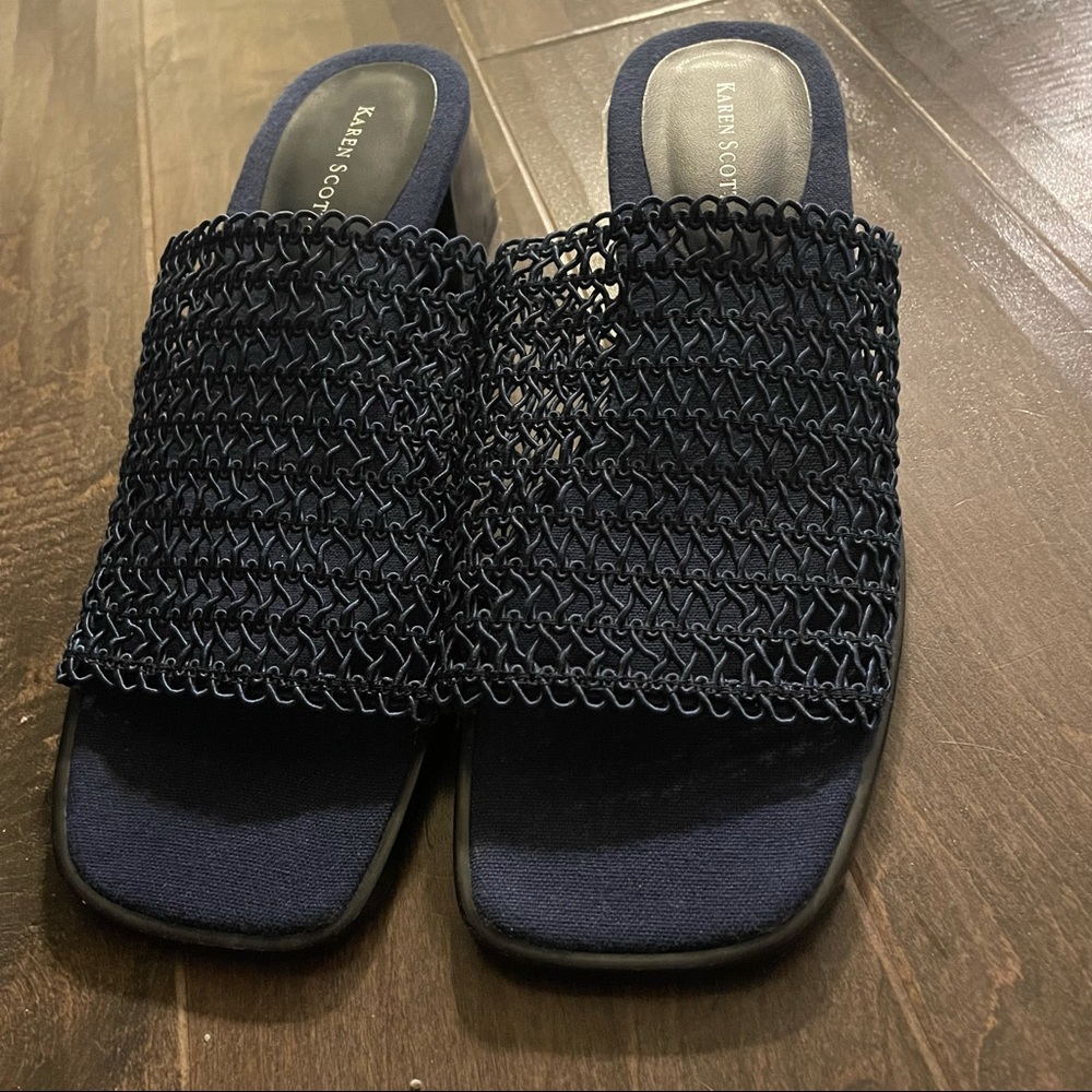 Karen Scott navy slides